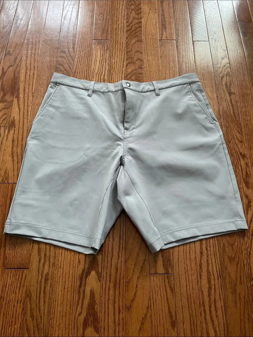 State and Liberty Light Gray Chino Shorts Men’s Sz Medium